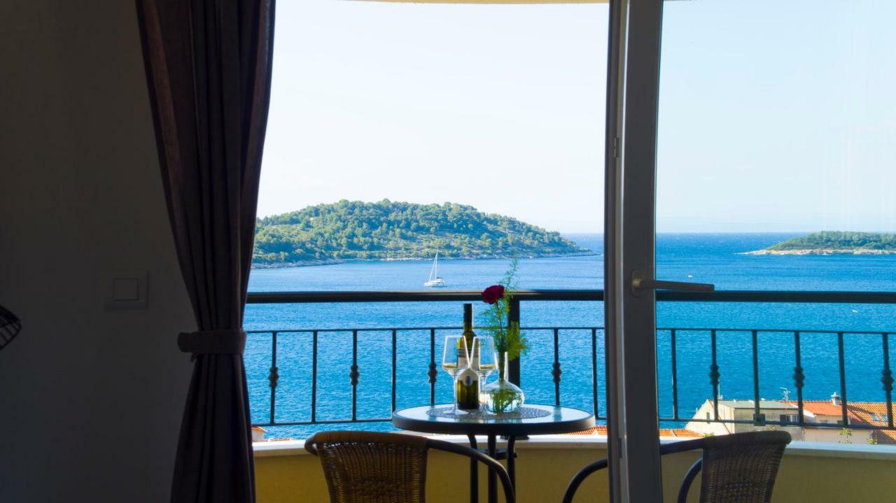 A Lovely And Cozy Room With A Breathtaking View Vis Exterior foto